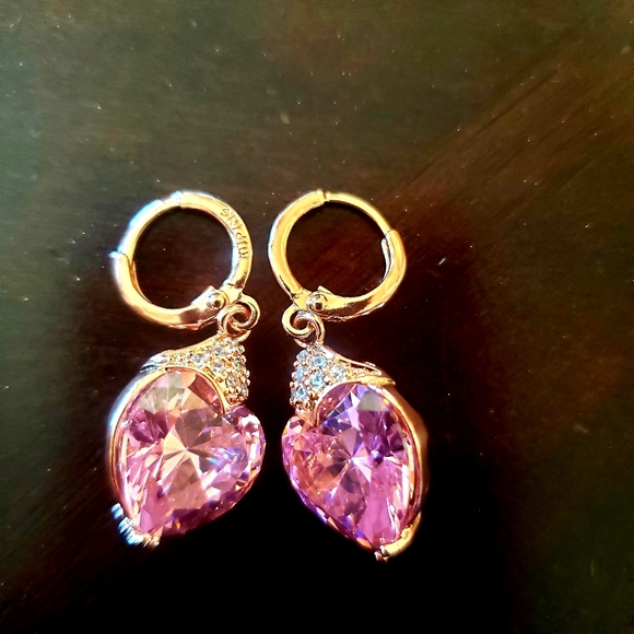Elegant Rose Gold earrings  in pink heart crystals - Picture 1 of 2